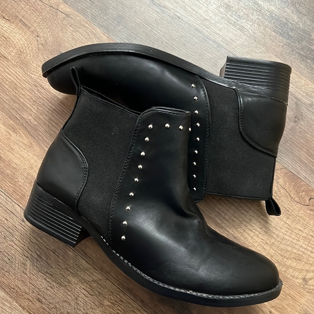 Black Stud Ankle Boots Sz 9